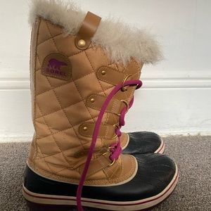 Sorel winter snow boots for women